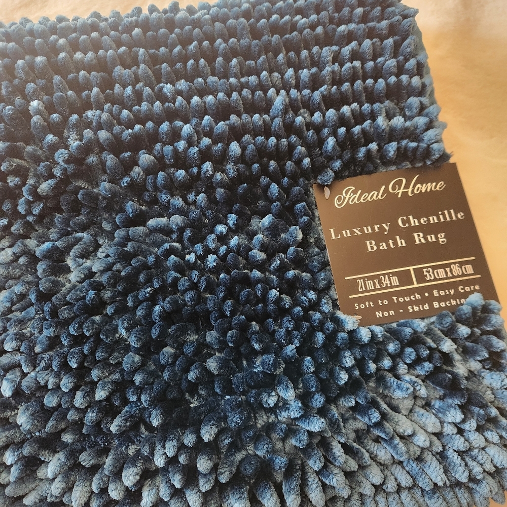 🆕️Chenille Bath Rug - Picture 7 of 9
